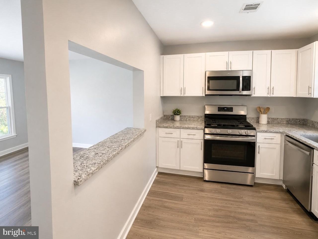 806 Hr Dr Se - Photo 2 of 20