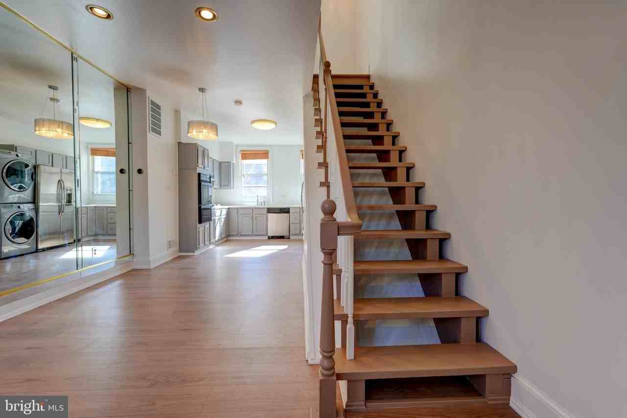 1209 I St Se - Photo 5 of 30