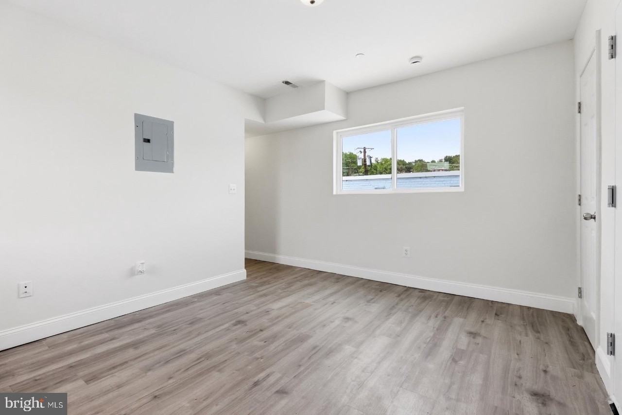 4230 6th St Se #3 - Photo 5 of 17