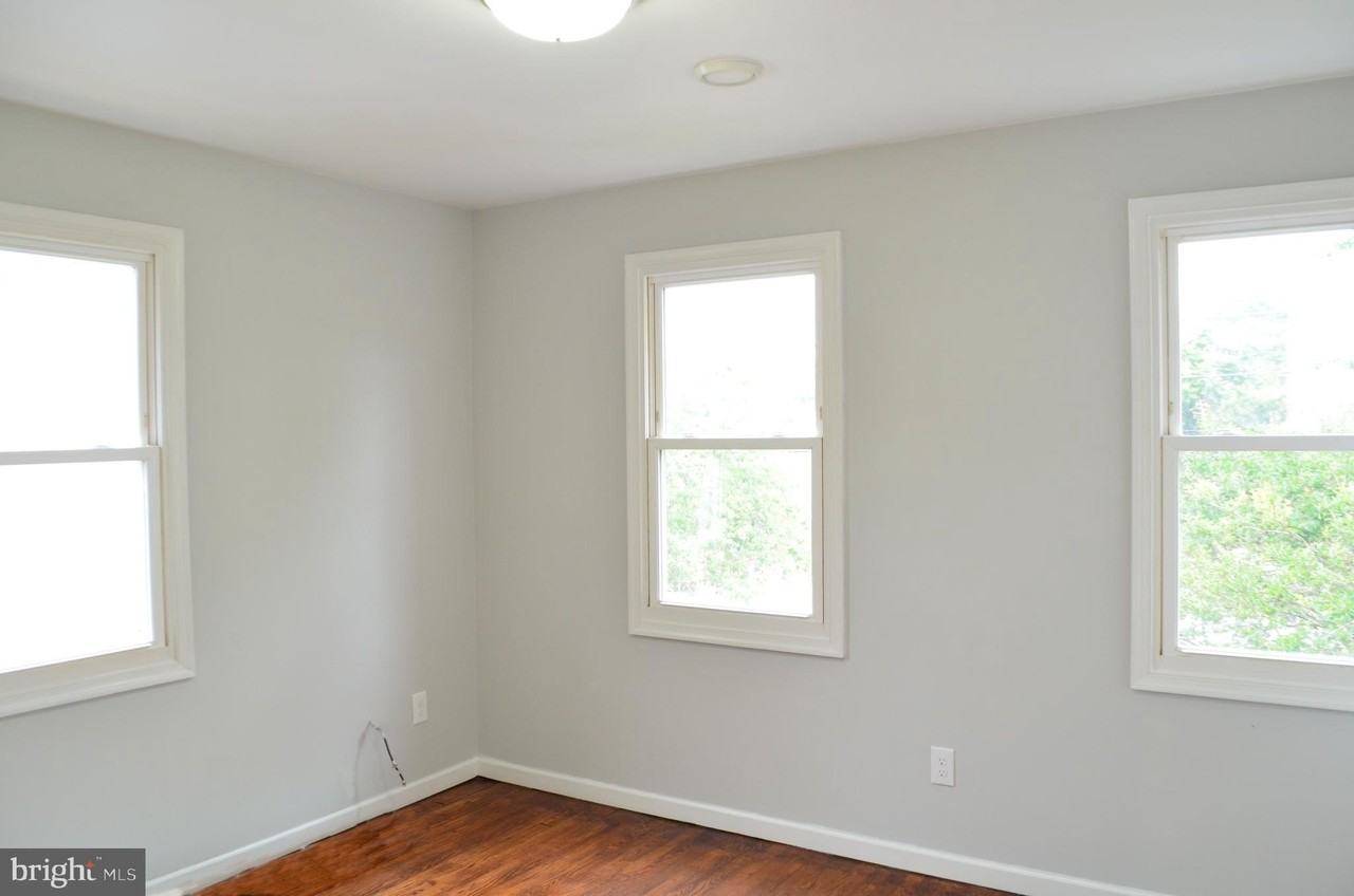 4801 Bass Pl Se - Photo 3 of 6