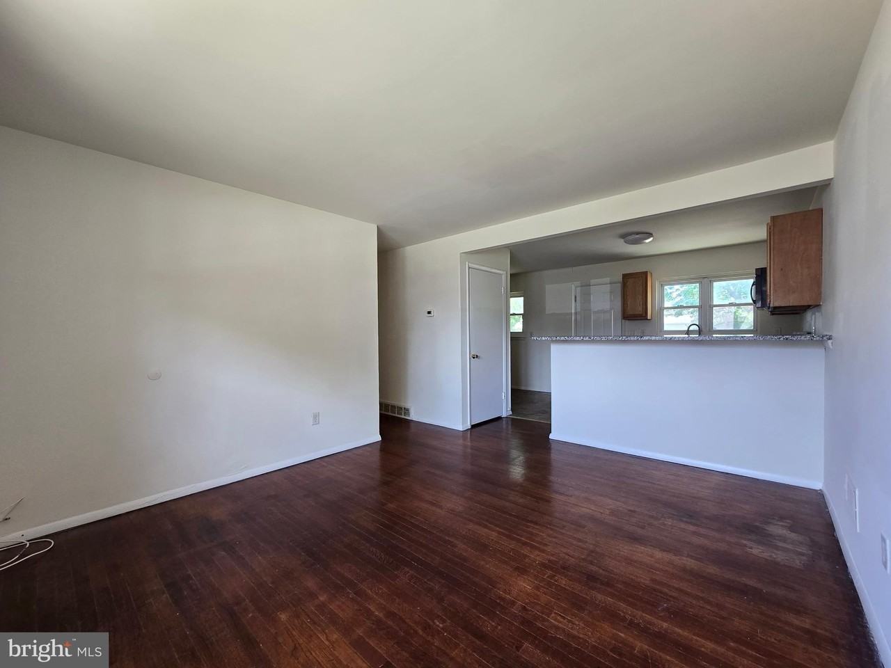 11 Glenwood Dr - Photo 7 of 49
