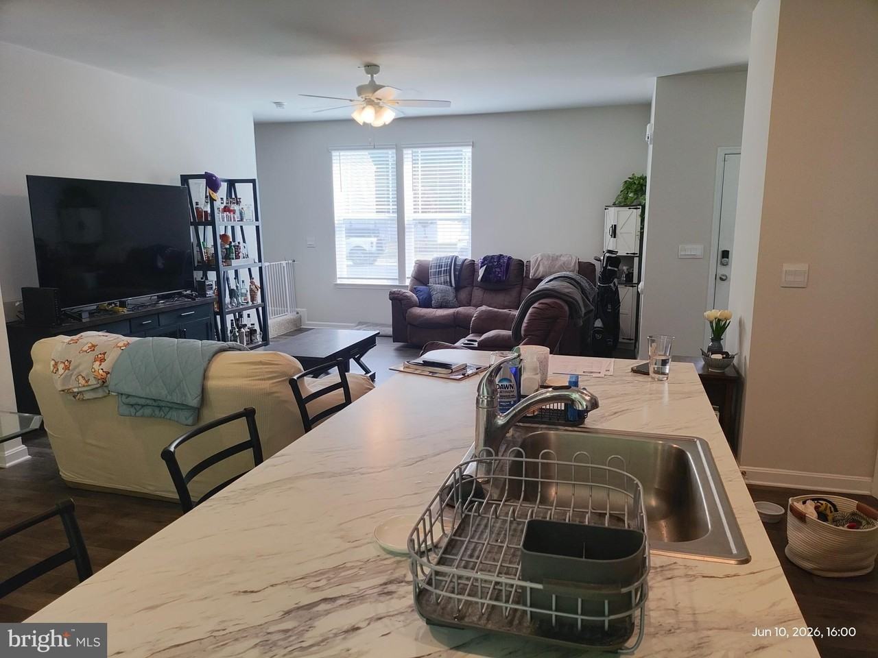 185 Currant Cir - Photo 4 of 20