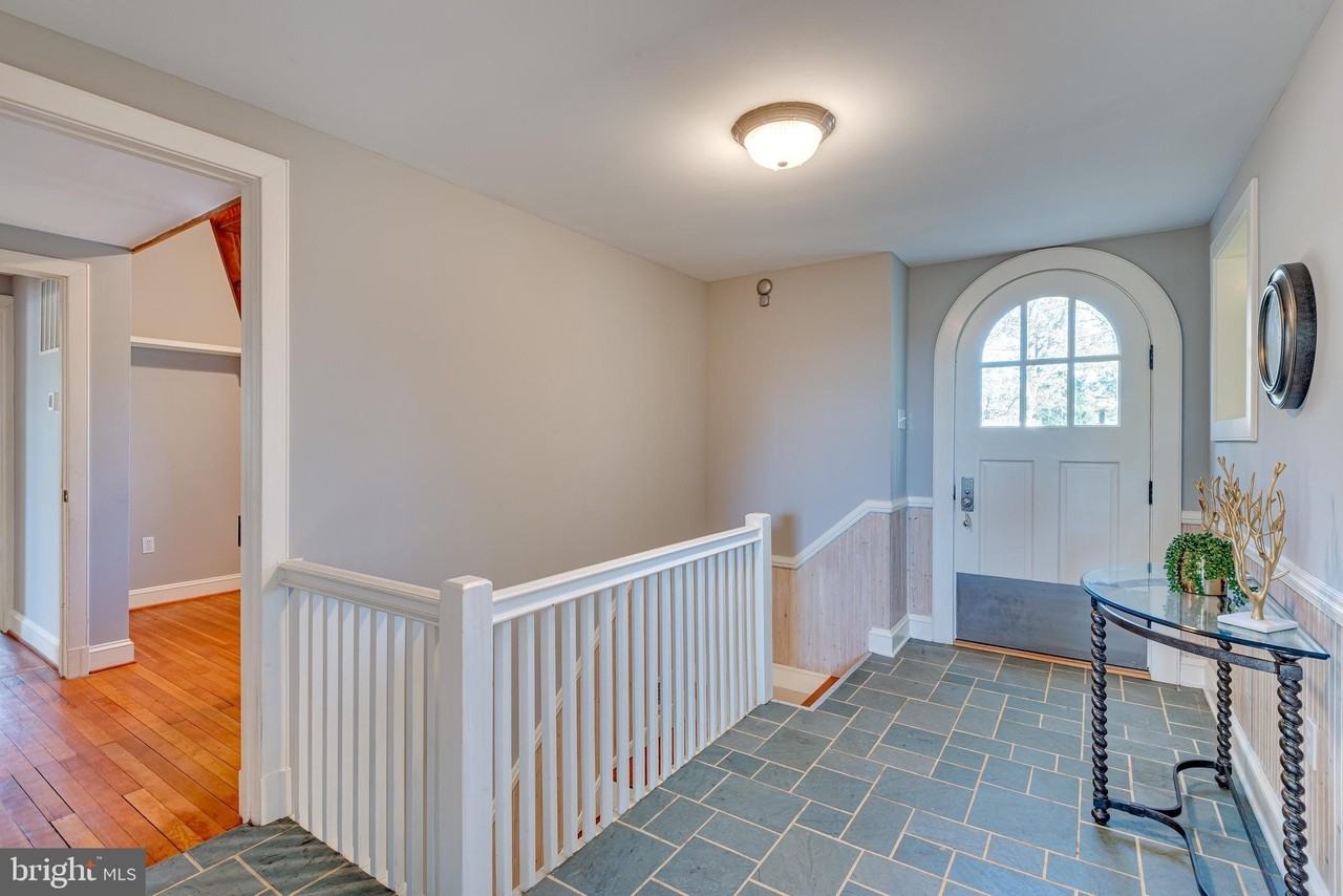 612 Holly Ridge Rd - Photo 3 of 39