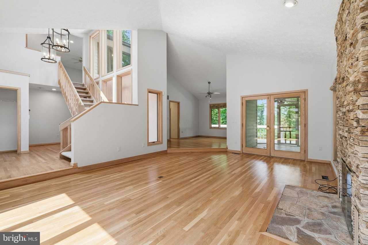 22 Poplar Point Rd - Photo 4 of 38