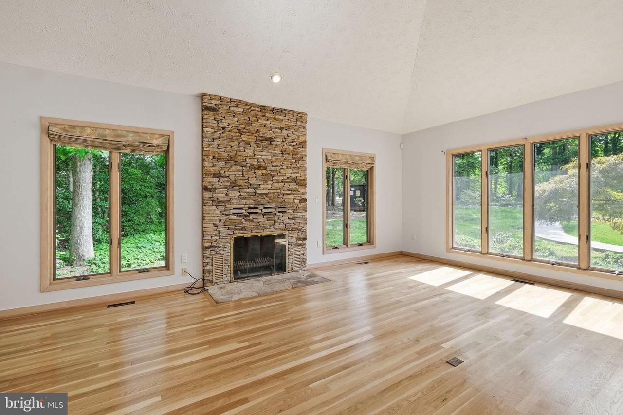 22 Poplar Point Rd - Photo 5 of 38