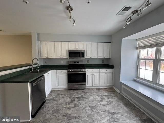 2459 Wentworth Dr - Photo 3 of 50