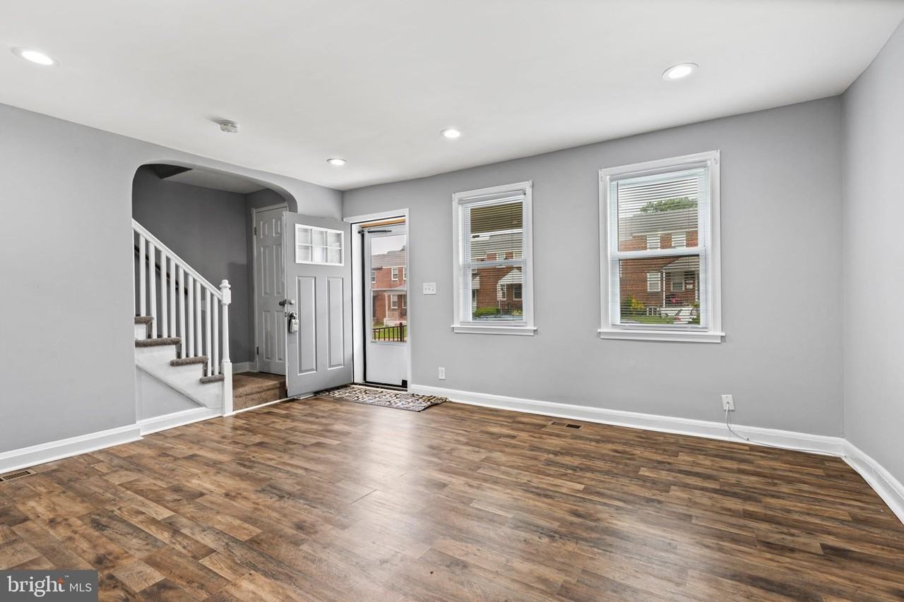 1015 Lyndhurst St - Photo 4 of 35