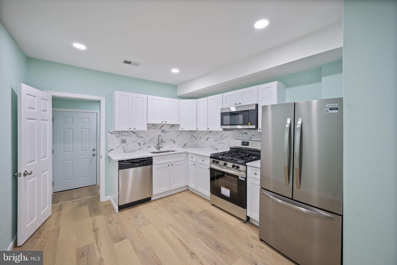 1316 Mchenry St - Photo 2 of 30