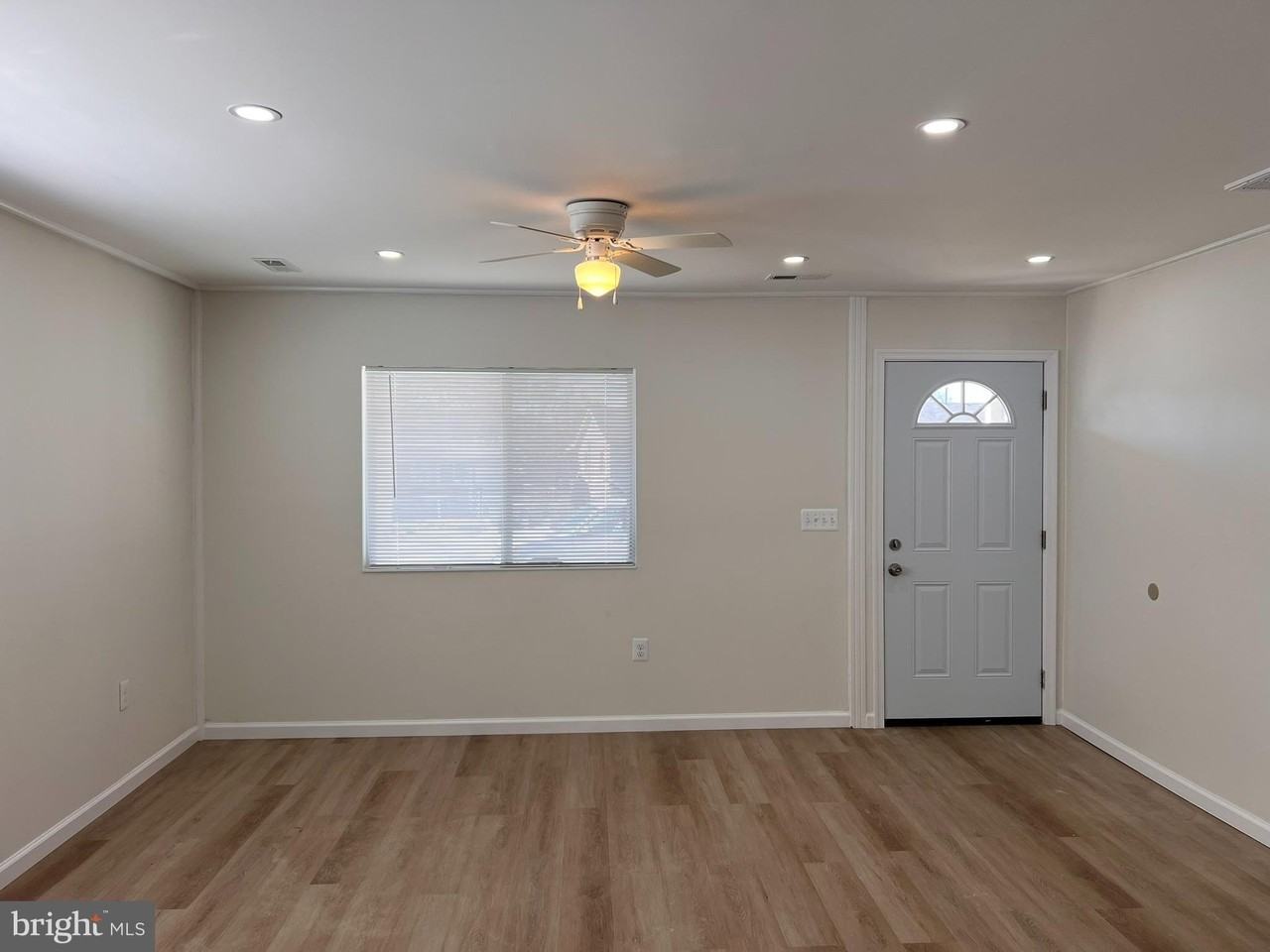 1325 Fuselage Ave - Photo 6 of 16