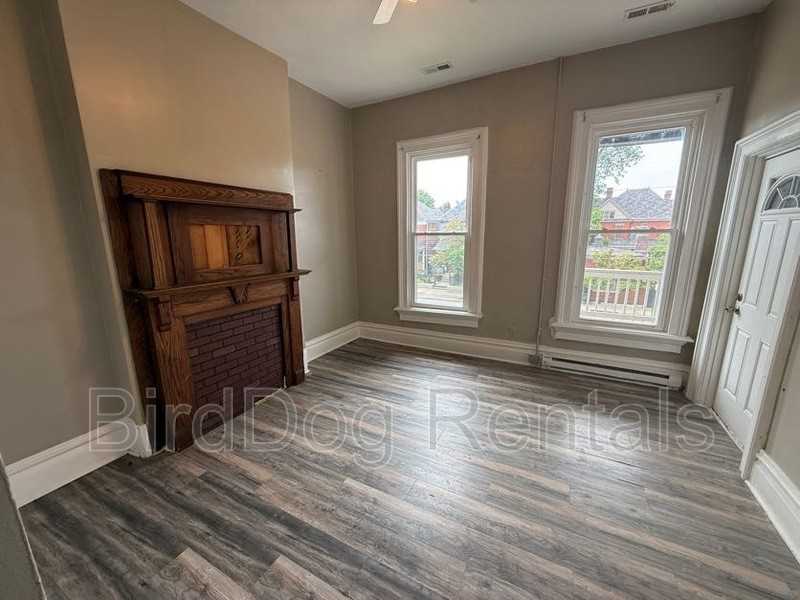 1044 E Long St - Photo 3 of 16