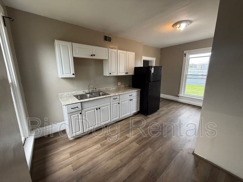 1044 E Long St - Photo 5 of 16