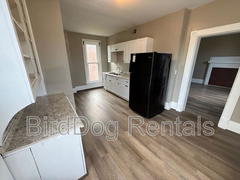 1044 E Long St - Photo 6 of 16
