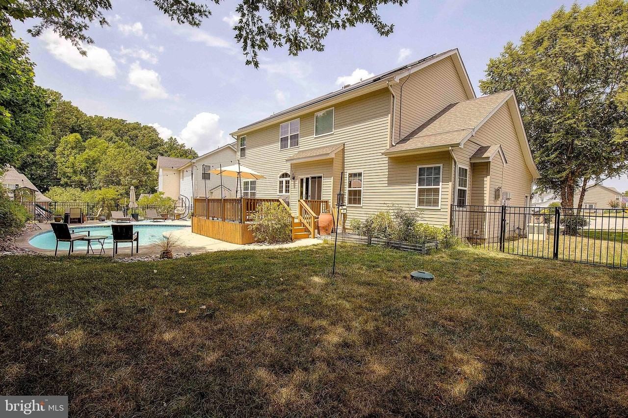 3104 Lawrin Ct - Photo 4 of 41