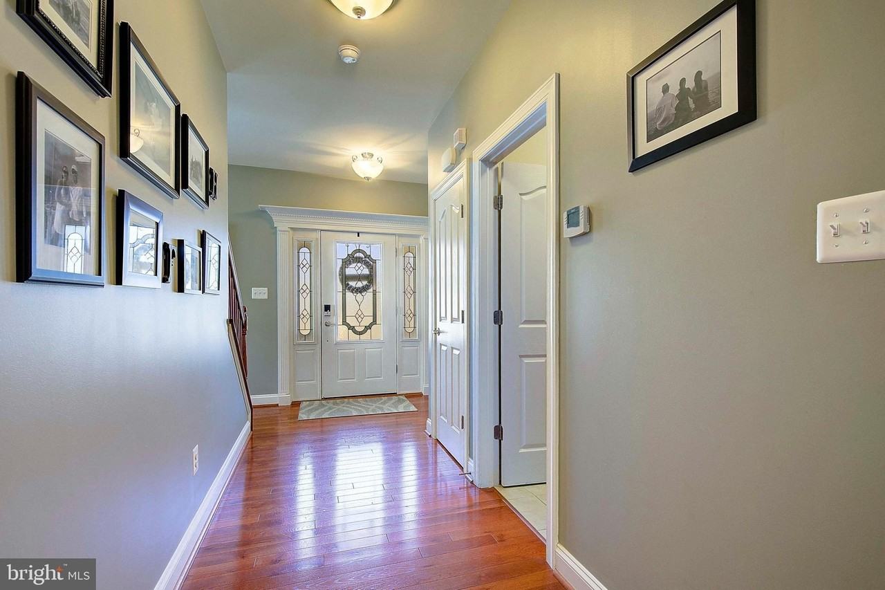 3104 Lawrin Ct - Photo 7 of 41