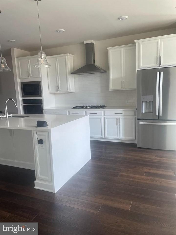 4607 Plum Rd - Photo 3 of 50