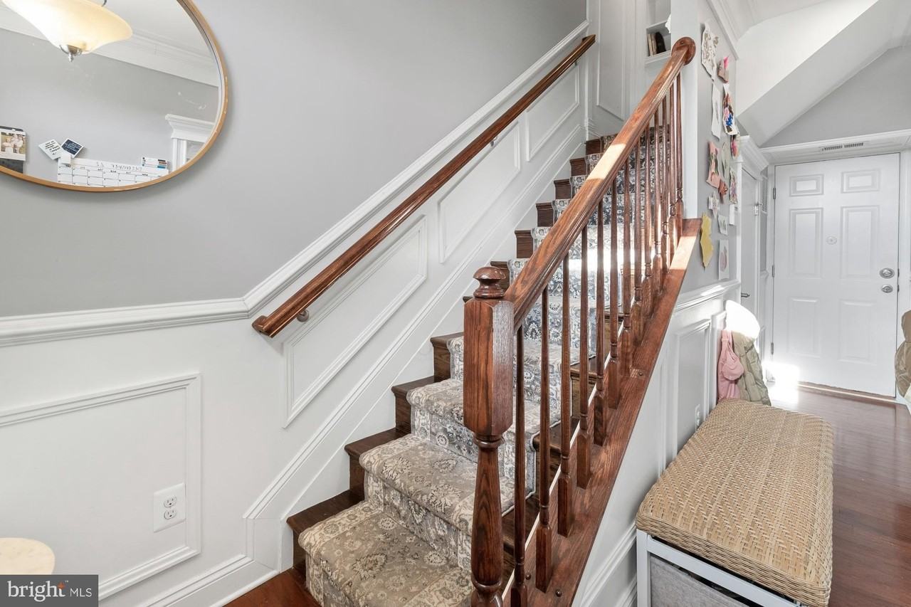 7803 Wormans Mill Rd - Photo 5 of 31