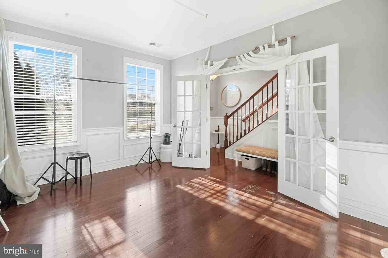 7803 Wormans Mill Rd - Photo 6 of 31