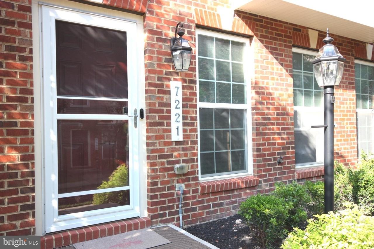 7221 Greenfitch Way - Photo 5 of 35