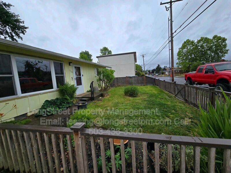 968 Nw Cleveland Ave - Photo 3 of 28