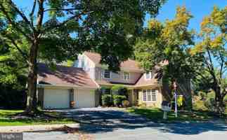 featured image of 9548 Fox Hollow Dr