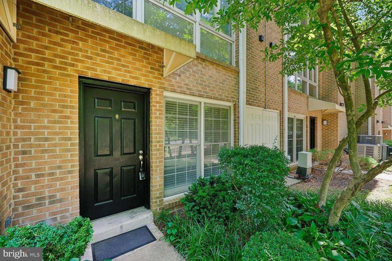 5702 Brewer House Cir - Photo 4 of 50