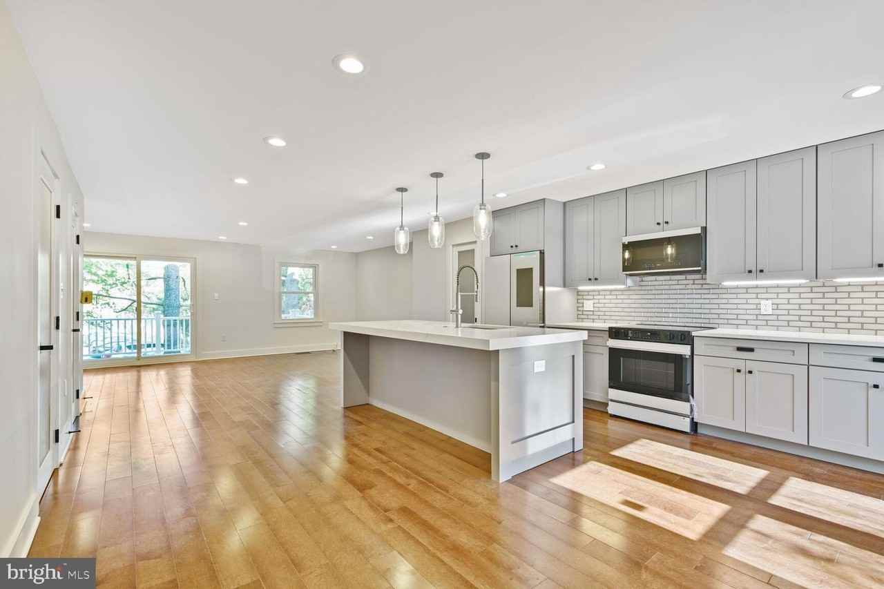 10222 Arizona Cir #18 - Photo 4 of 30