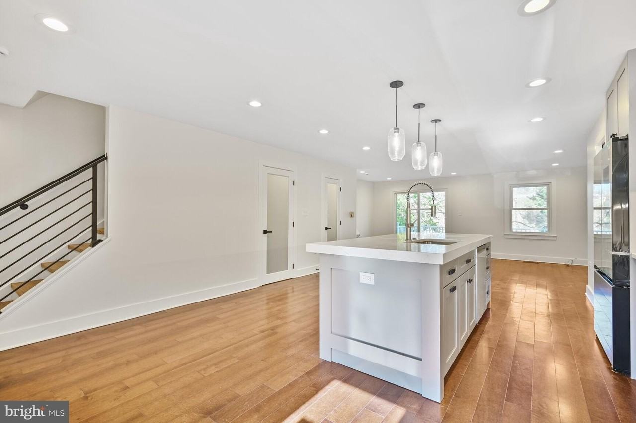 10222 Arizona Cir #18 - Photo 5 of 30