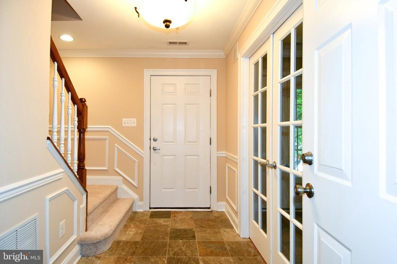 589 Cedar Spring St - Photo 3 of 43