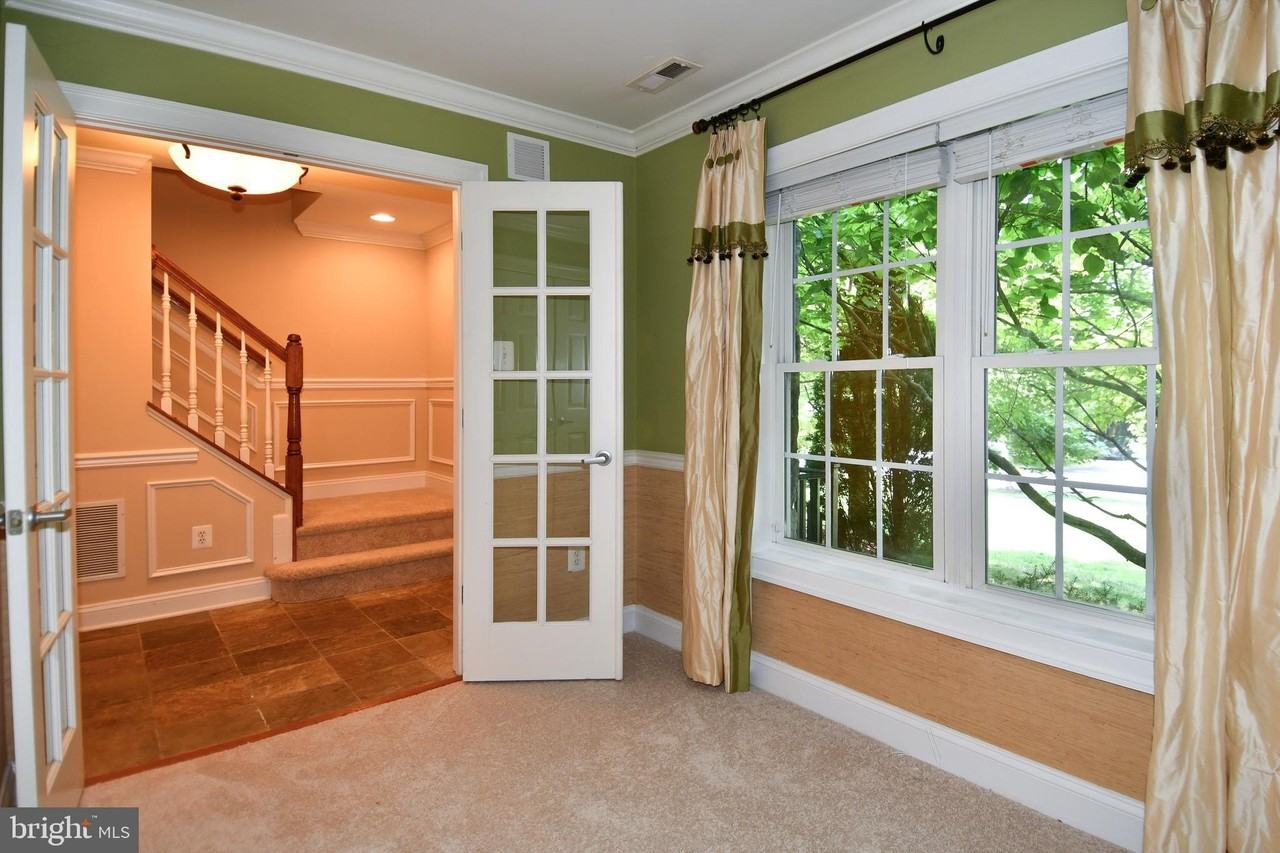 589 Cedar Spring St - Photo 5 of 43