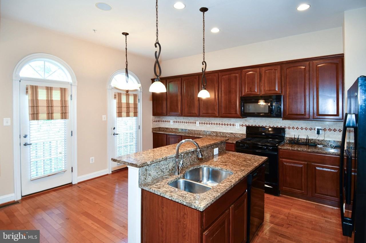 589 Cedar Spring St - Photo 7 of 43