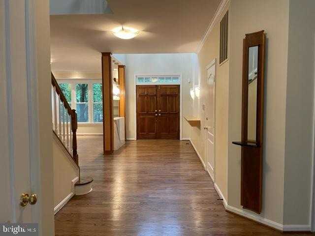 9419 Spruce Tree Cir - Photo 2 of 28