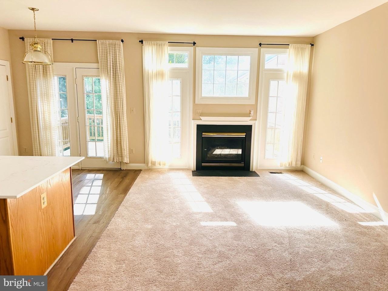 1005 Grand Oak Way - Photo 5 of 17
