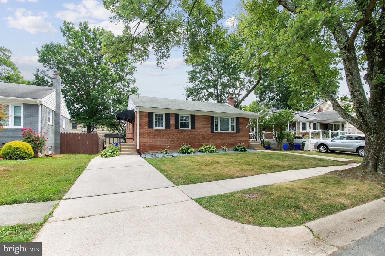 9923 Mayfield Dr - Photo 2 of 26