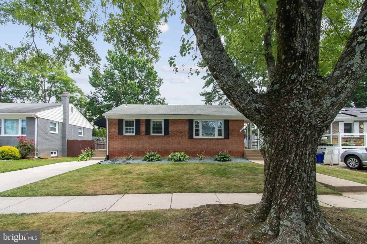 9923 Mayfield Dr - Photo 3 of 26