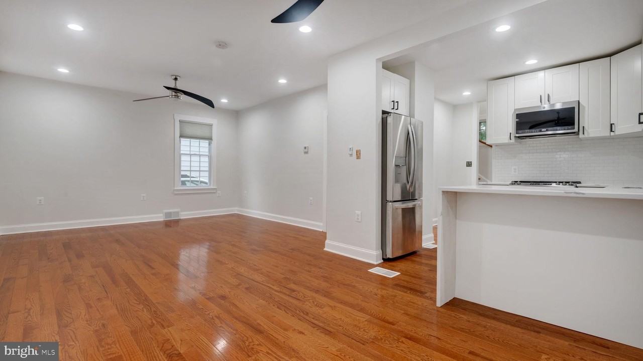 3717 36th St - Photo 4 of 28