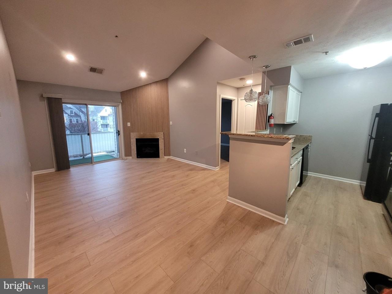 8921 Town Center Cir #5-305 - Photo 6 of 31