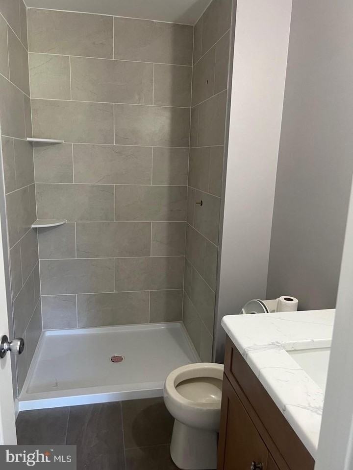 254 S Grand St - Photo 7 of 10