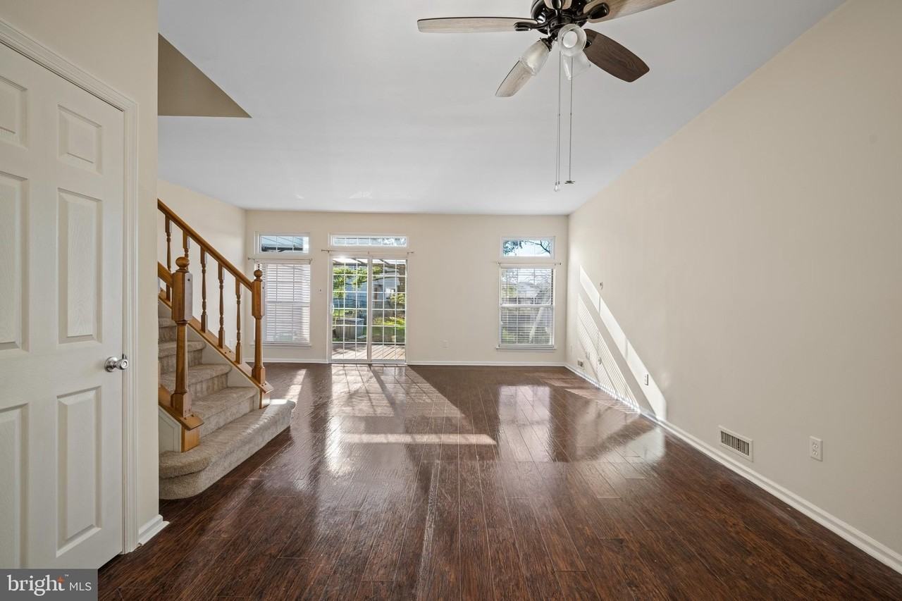 817 Thoreau Ln - Photo 6 of 25