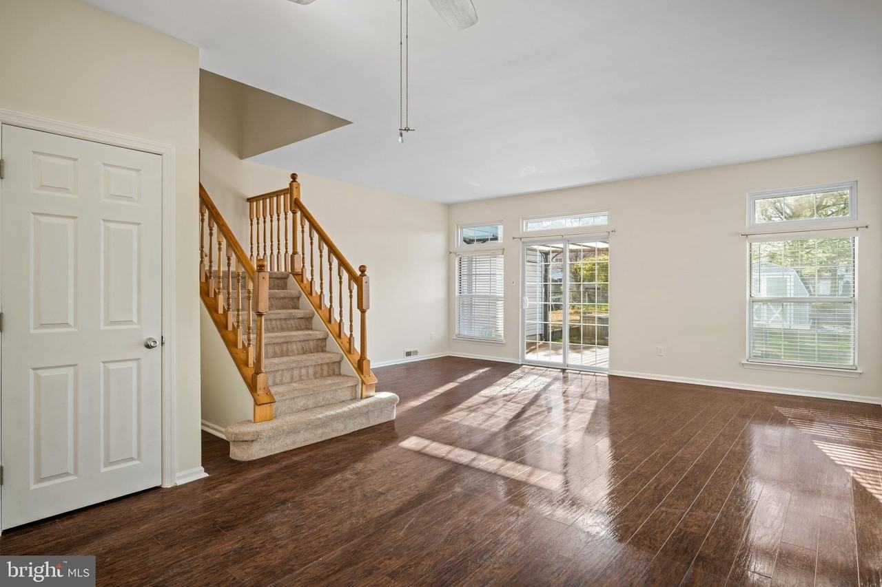 817 Thoreau Ln - Photo 7 of 25