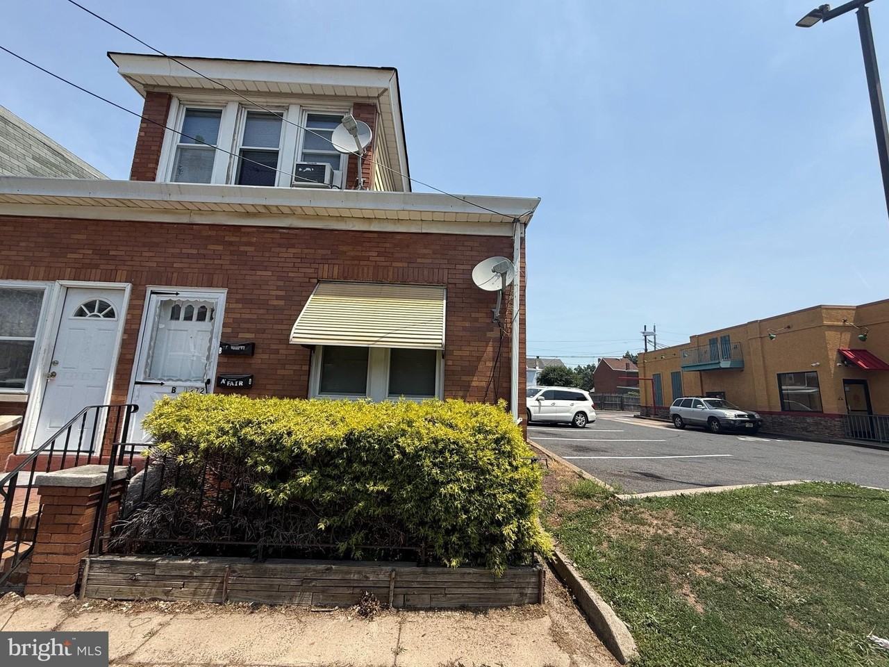 1272 S Broad St - Photo 2 of 25