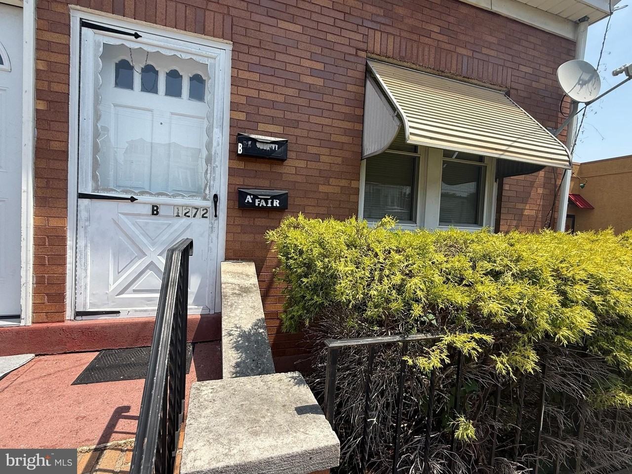 1272 S Broad St - Photo 3 of 25