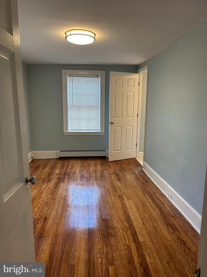 345 Nassau St #6 - Photo 2 of 4