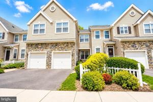 featured image of 704 Dahlia Cir