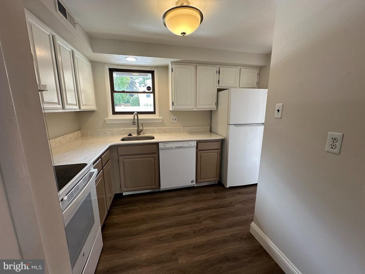 315 S Valley Forge Rd #3 - Photo 3 of 14