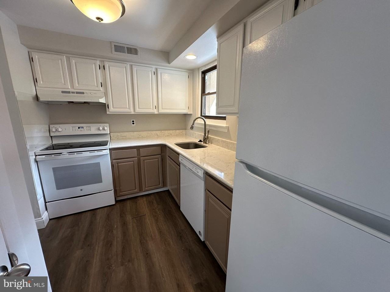 315 S Valley Forge Rd #3 - Photo 4 of 14