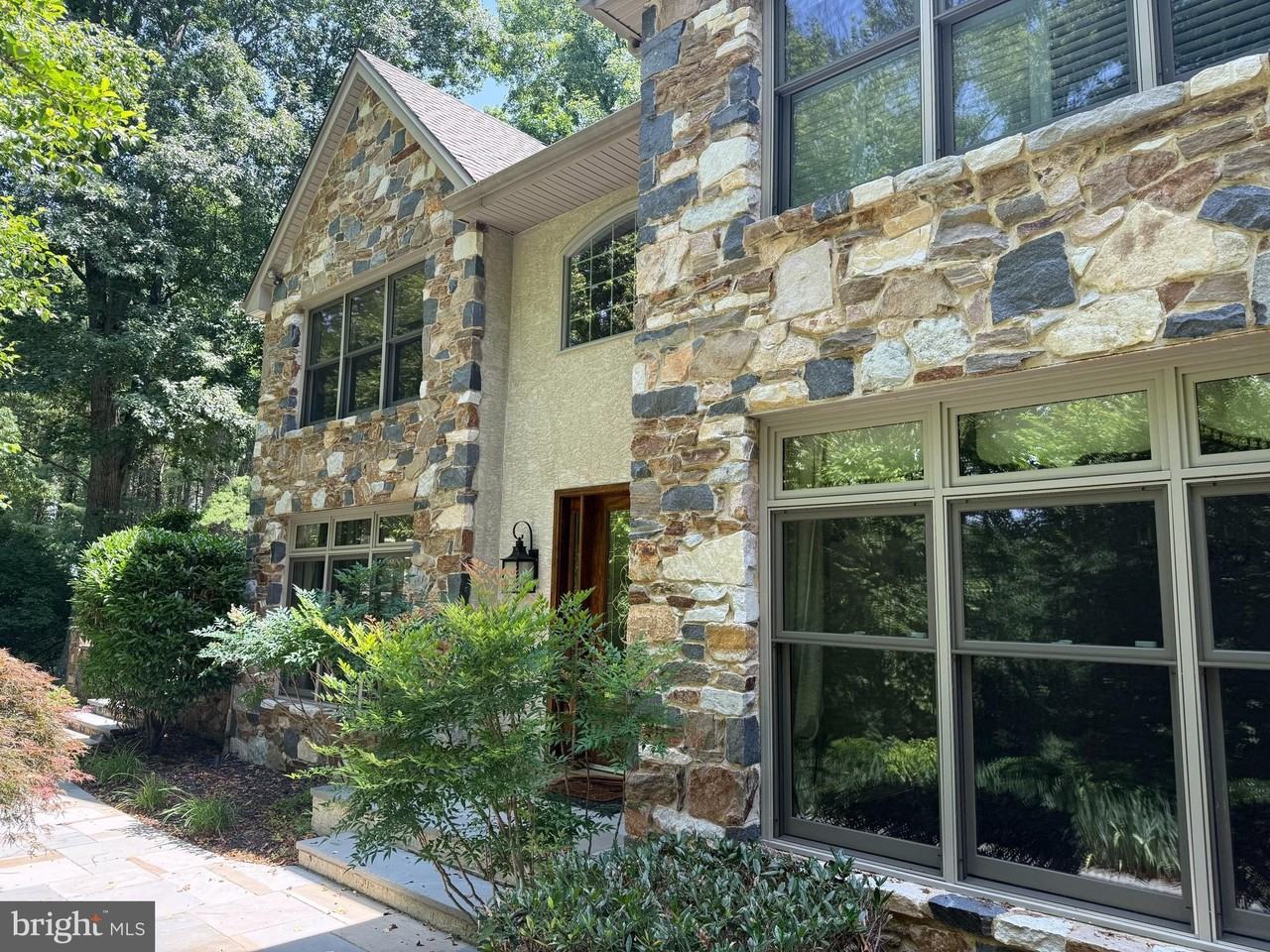 1714 Hickory Hill Rd - Photo 2 of 50