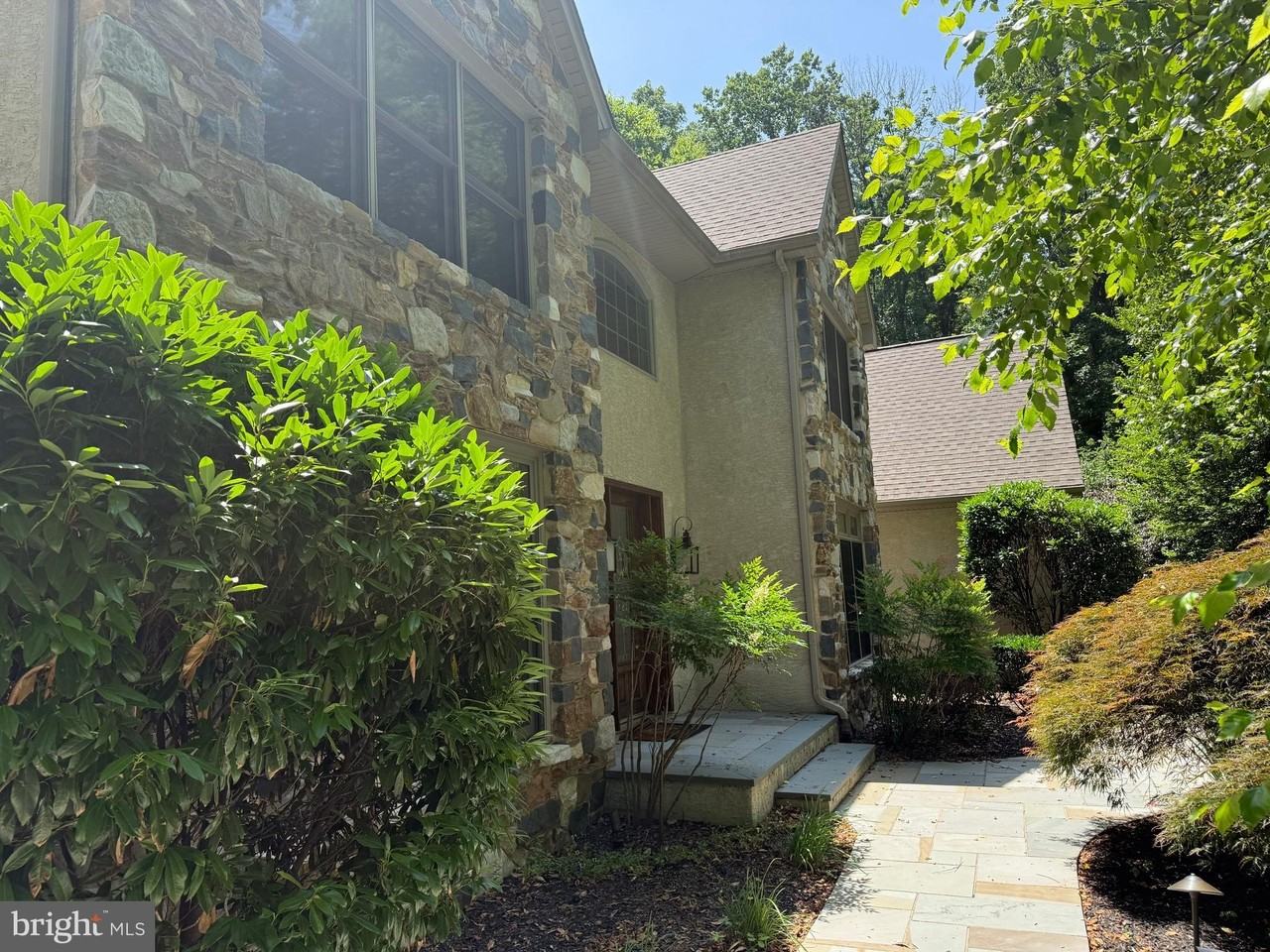 1714 Hickory Hill Rd - Photo 3 of 50