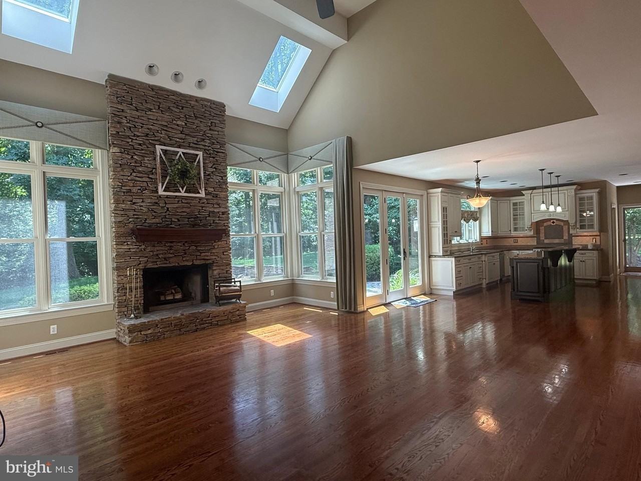 1714 Hickory Hill Rd - Photo 5 of 50