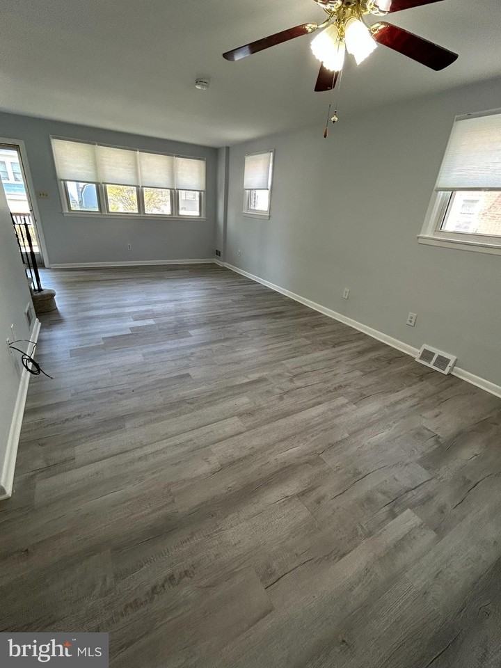 15 E Avon Rd - Photo 2 of 9