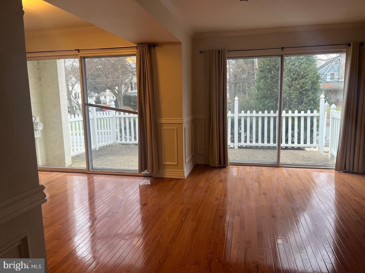 105 Montrose Ave #105 - Photo 5 of 21